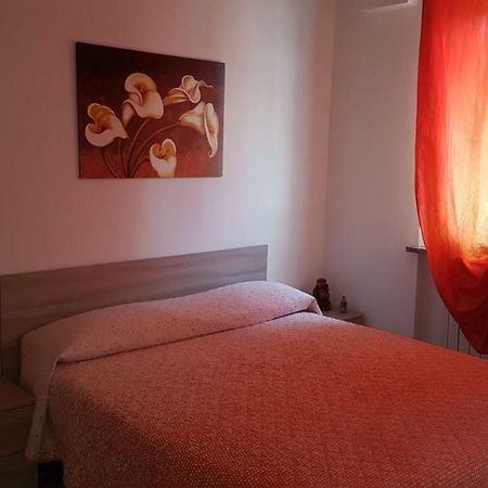 Appartement Accogliente Bilocale à Novare Extérieur photo
