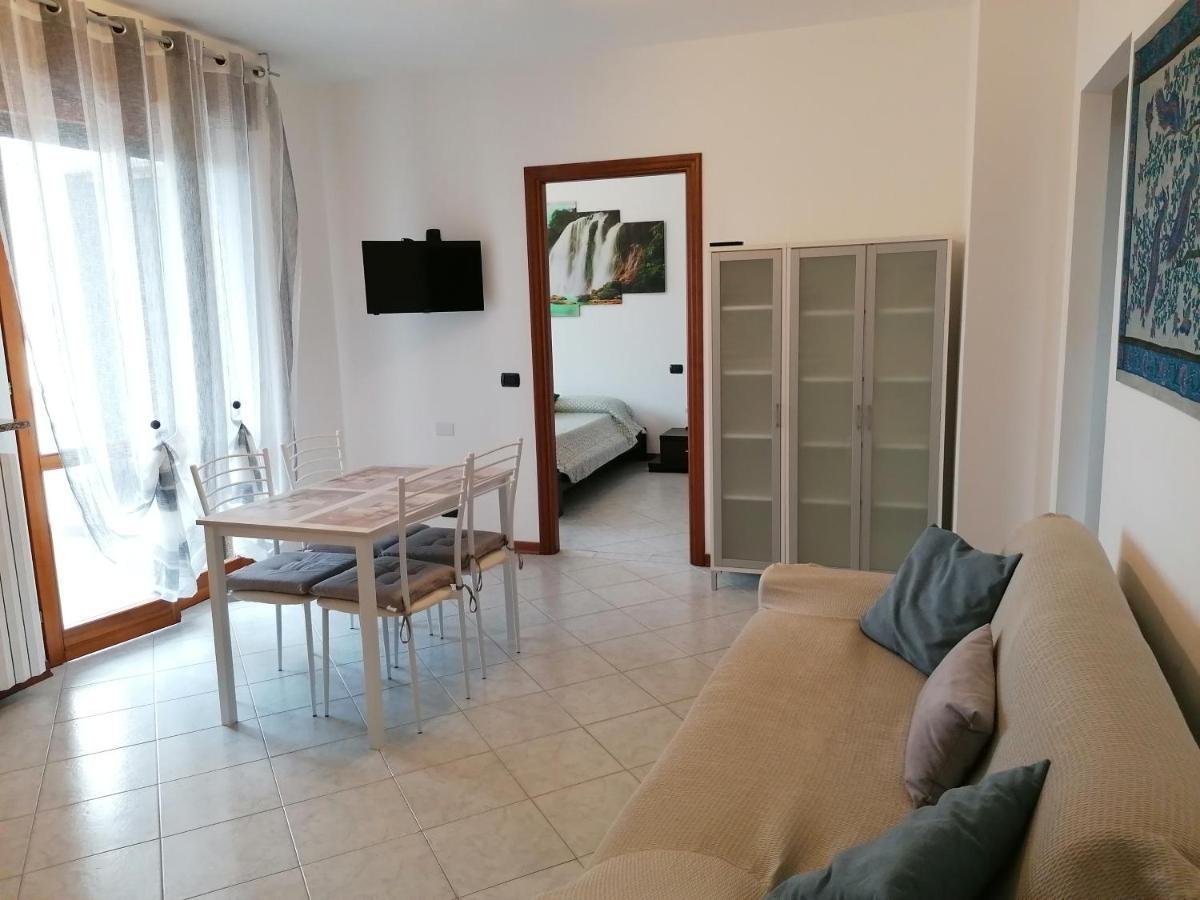 Appartement Accogliente Bilocale à Novare Extérieur photo