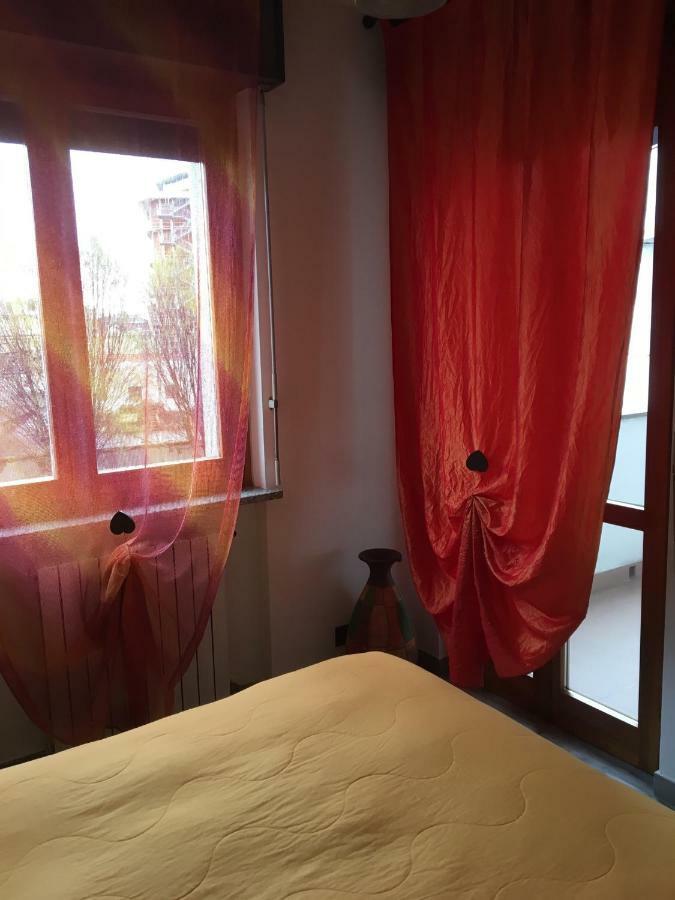 Appartement Accogliente Bilocale à Novare Extérieur photo