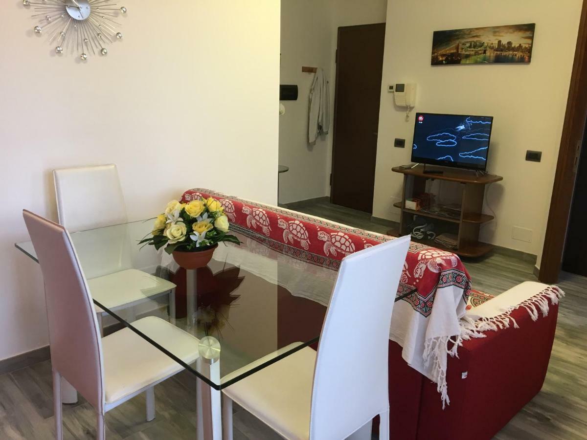 Appartement Accogliente Bilocale à Novare Extérieur photo