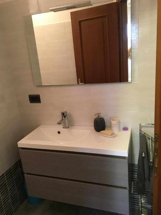 Appartement Accogliente Bilocale à Novare Extérieur photo